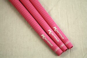 Retro pink grips putter