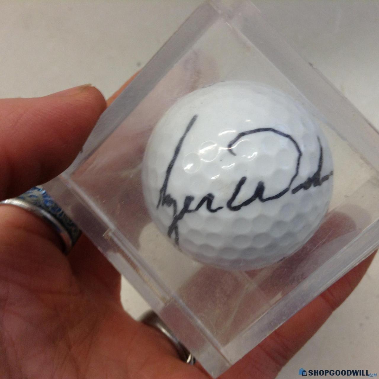 Tiger woods signed ball